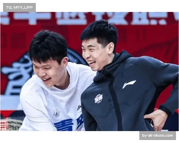 赛前训练同框,杨瀚森与约基奇交流备战心得